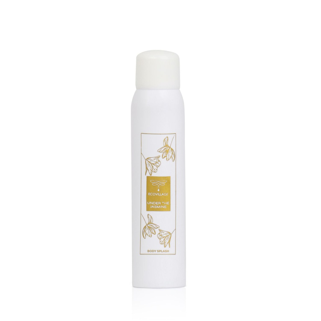 Body splash under the jasmine